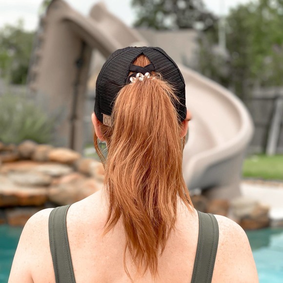 NWT!!  C.C. Animal Print Criss-Cross High Pony Cap - Picture 2 of 4